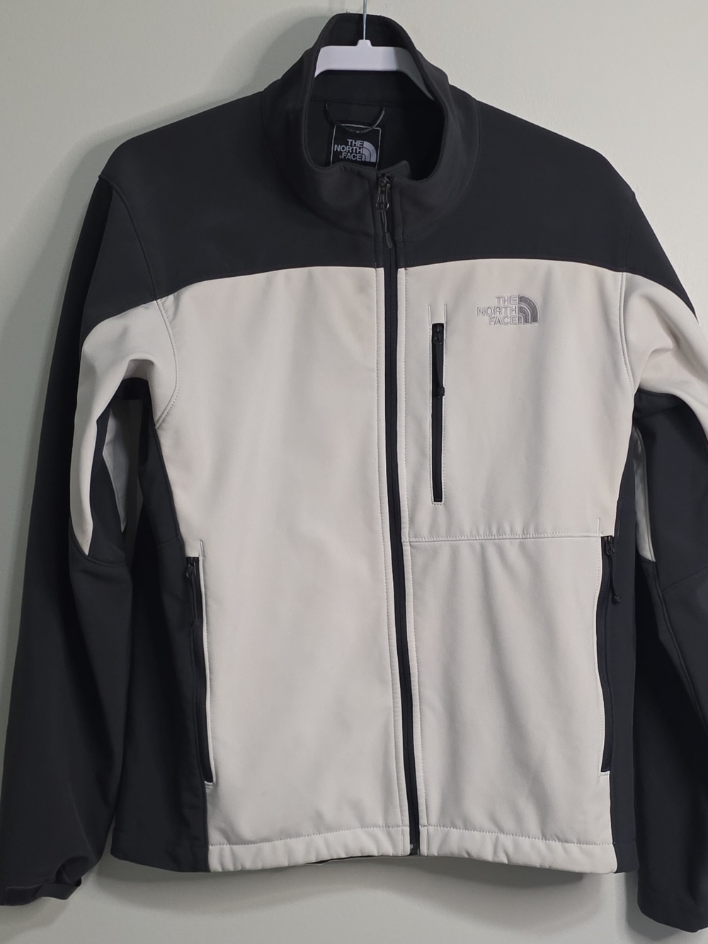 The North Face Men's Black & White Softshell Jacket M